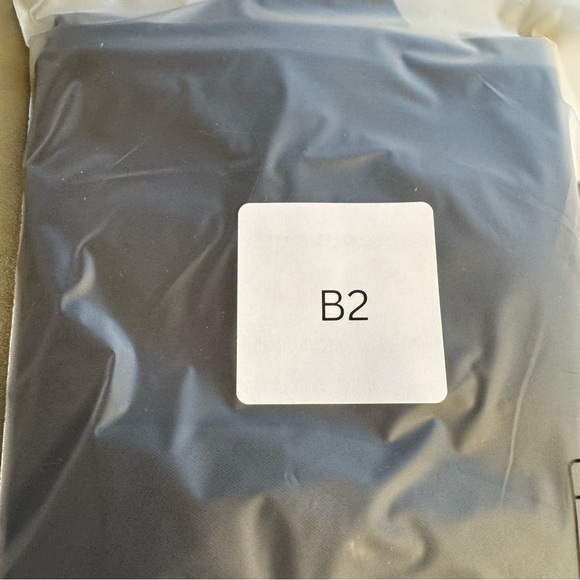 Lululemon Wunder Under Hi-Rise 7/8 Tight *Full-On Luxtreme Size 4 Black B2 - Picture 12 of 12